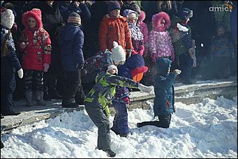 18 февраля 2018 г., Барнаул. Екатерина Смолихина   Блины, хороводы и чучела: как барнаульцы отметили Масленицу