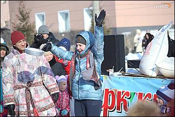 18 февраля 2018 г., Барнаул. Екатерина Смолихина   Блины, хороводы и чучела: как барнаульцы отметили Масленицу