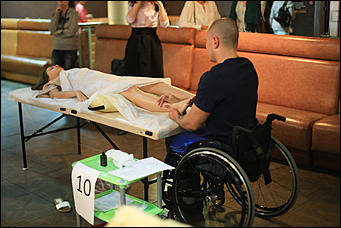 18 октября 2018 г., Барнаул. Екатерина Смолихина   Гладили, мяли, щипали: как в Барнауле состязались лучшие массажисты Сибири