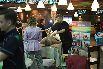 18 октября 2018 г., Барнаул. Екатерина Смолихина   Гладили, мяли, щипали: как в Барнауле состязались лучшие массажисты Сибири