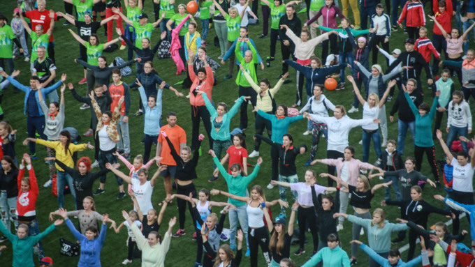 13 августа 2017 г., Барнаул. Екатерина Смолихина   Рекорд России по массовой тренировке установили в Барнауле