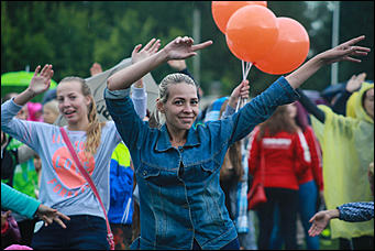 13 августа 2017 г., Барнаул. Екатерина Смолихина   Рекорд России по массовой тренировке установили в Барнауле