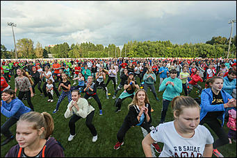 13 августа 2017 г., Барнаул. Екатерина Смолихина   Рекорд России по массовой тренировке установили в Барнауле