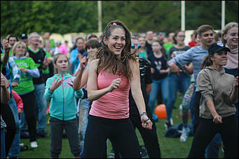 13 августа 2017 г., Барнаул. Екатерина Смолихина   Рекорд России по массовой тренировке установили в Барнауле