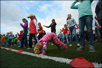 13 августа 2017 г., Барнаул. Екатерина Смолихина   Рекорд России по массовой тренировке установили в Барнауле