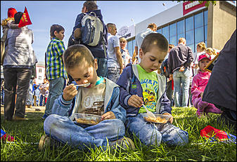 9 мая 2015 г., Барнаул   "Эпоха Победы" от Ретро FM Барнаул