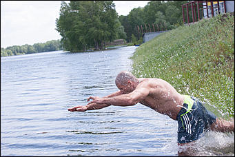 15 июнь 2016 г., Барнаул    Как спасать утопающего: наглядная инструкция в фотографиях