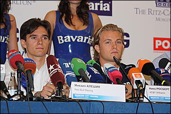 13 июля 2008 г., Москва   Формула 1 погостила в России. Шоу Moscow City Racing (фото Игоря Заботина)