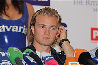 13 июля 2008 г., Москва   Формула 1 погостила в России. Шоу Moscow City Racing (фото Игоря Заботина)