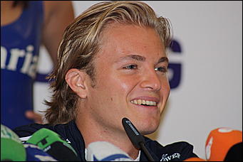 13 июля 2008 г., Москва   Формула 1 погостила в России. Шоу Moscow City Racing (фото Игоря Заботина)