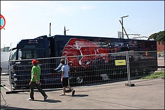 13 июля 2008 г., Москва   Формула 1 погостила в России. Шоу Moscow City Racing (фото Игоря Заботина)