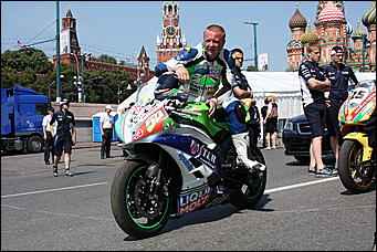 13 июля 2008 г., Москва   Формула 1 погостила в России. Шоу Moscow City Racing (фото Игоря Заботина)