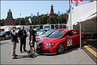 13 июля 2008 г., Москва   Формула 1 погостила в России. Шоу Moscow City Racing (фото Игоря Заботина)