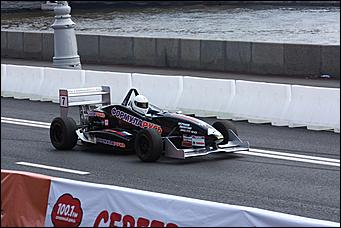 13 июля 2008 г., Москва   Формула 1 погостила в России. Шоу Moscow City Racing (фото Игоря Заботина)