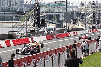 13 июля 2008 г., Москва   Формула 1 погостила в России. Шоу Moscow City Racing (фото Игоря Заботина)