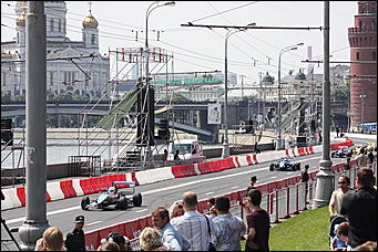 13 июля 2008 г., Москва   Формула 1 погостила в России. Шоу Moscow City Racing (фото Игоря Заботина)