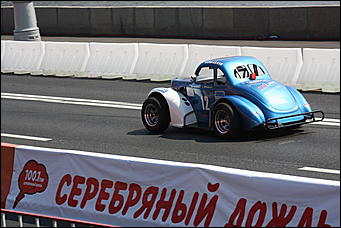 13 июля 2008 г., Москва   Формула 1 погостила в России. Шоу Moscow City Racing (фото Игоря Заботина)