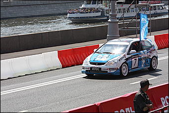 13 июля 2008 г., Москва   Формула 1 погостила в России. Шоу Moscow City Racing (фото Игоря Заботина)