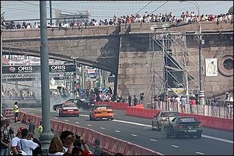 13 июля 2008 г., Москва   Формула 1 погостила в России. Шоу Moscow City Racing (фото Игоря Заботина)