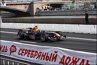 13 июля 2008 г., Москва   Формула 1 погостила в России. Шоу Moscow City Racing (фото Игоря Заботина)