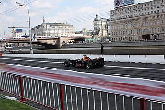 13 июля 2008 г., Москва   Формула 1 погостила в России. Шоу Moscow City Racing (фото Игоря Заботина)