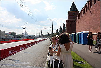13 июля 2008 г., Москва   Формула 1 погостила в России. Шоу Moscow City Racing (фото Игоря Заботина)