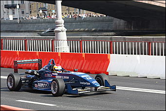 13 июля 2008 г., Москва   Формула 1 погостила в России. Шоу Moscow City Racing (фото Игоря Заботина)