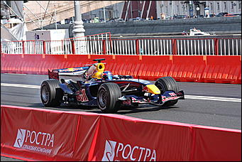 13 июля 2008 г., Москва   Формула 1 погостила в России. Шоу Moscow City Racing (фото Игоря Заботина)