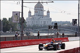 13 июля 2008 г., Москва   Формула 1 погостила в России. Шоу Moscow City Racing (фото Игоря Заботина)