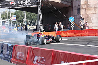 13 июля 2008 г., Москва   Формула 1 погостила в России. Шоу Moscow City Racing (фото Игоря Заботина)