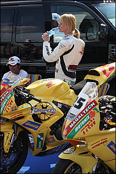 13 июля 2008 г., Москва   Формула 1 погостила в России. Шоу Moscow City Racing (фото Игоря Заботина)