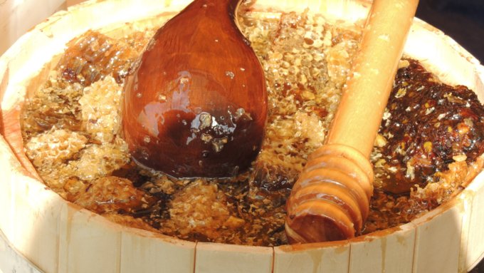 14.08.2019   "Медовый Спас на Алтае": как в Барнауле выбирали самый вкусный мед