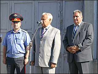 3 июля 2007 г., Барнаул   Отделения ГИБДД Алтайского края получили в подарок патрульные автомобили