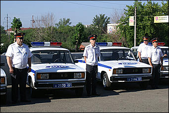 3 июля 2007 г., Барнаул   Отделения ГИБДД Алтайского края получили в подарок патрульные автомобили