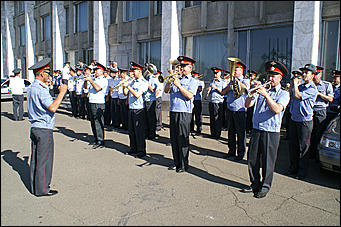 3 июля 2007 г., Барнаул   Отделения ГИБДД Алтайского края получили в подарок патрульные автомобили
