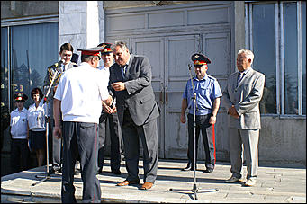 3 июля 2007 г., Барнаул   Отделения ГИБДД Алтайского края получили в подарок патрульные автомобили