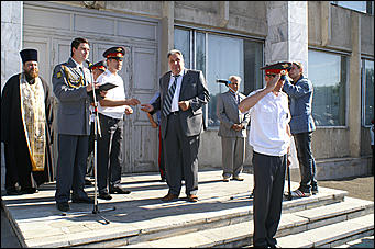 3 июля 2007 г., Барнаул   Отделения ГИБДД Алтайского края получили в подарок патрульные автомобили