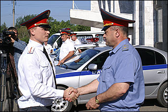 3 июля 2007 г., Барнаул   Отделения ГИБДД Алтайского края получили в подарок патрульные автомобили