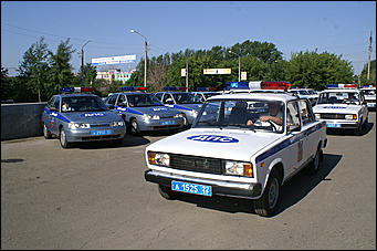 3 июля 2007 г., Барнаул   Отделения ГИБДД Алтайского края получили в подарок патрульные автомобили