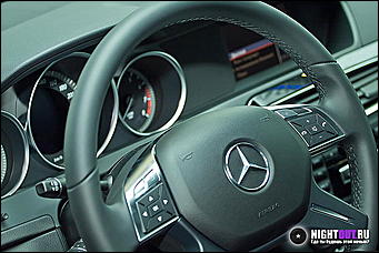 28 мая 2011 г., Барнаул   Презентация нового автомобиля С-класса Мерседес-Бенц