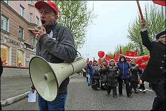    Мир, труд, дождь со снегом: политический Первомай в Барнауле 