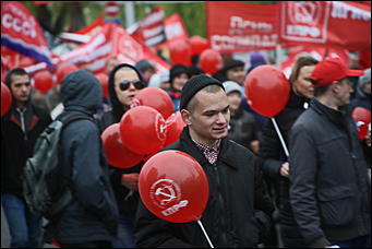   Мир, труд, дождь со снегом: политический Первомай в Барнауле 