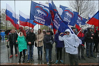    Мир, труд, дождь со снегом: политический Первомай в Барнауле 