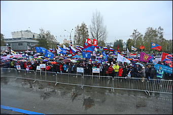    Мир, труд, дождь со снегом: политический Первомай в Барнауле 