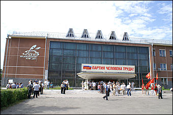 24 июля 2007 г., Барнаул   Встреча председателя Совета Федерации РФ Сергея Миронова с жителями Алтайского края