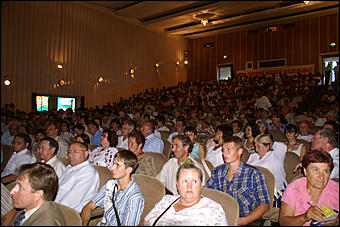 24 июля 2007 г., Барнаул   Встреча председателя Совета Федерации РФ Сергея Миронова с жителями Алтайского края