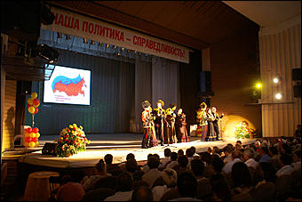 24 июля 2007 г., Барнаул   Встреча председателя Совета Федерации РФ Сергея Миронова с жителями Алтайского края