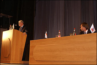 24 июля 2007 г., Барнаул   Встреча председателя Совета Федерации РФ Сергея Миронова с жителями Алтайского края