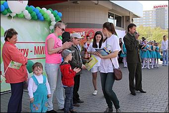 9 май 2013 г., Барнаул   Радио «МИР» отпраздновало с барнаульцами День Победы 