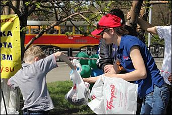 9 май 2013 г., Барнаул   Радио «МИР» отпраздновало с барнаульцами День Победы 